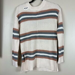 Arizona Jean co xsmall p2p 18 length 26-1/2 like new sweater 8”slit on each side